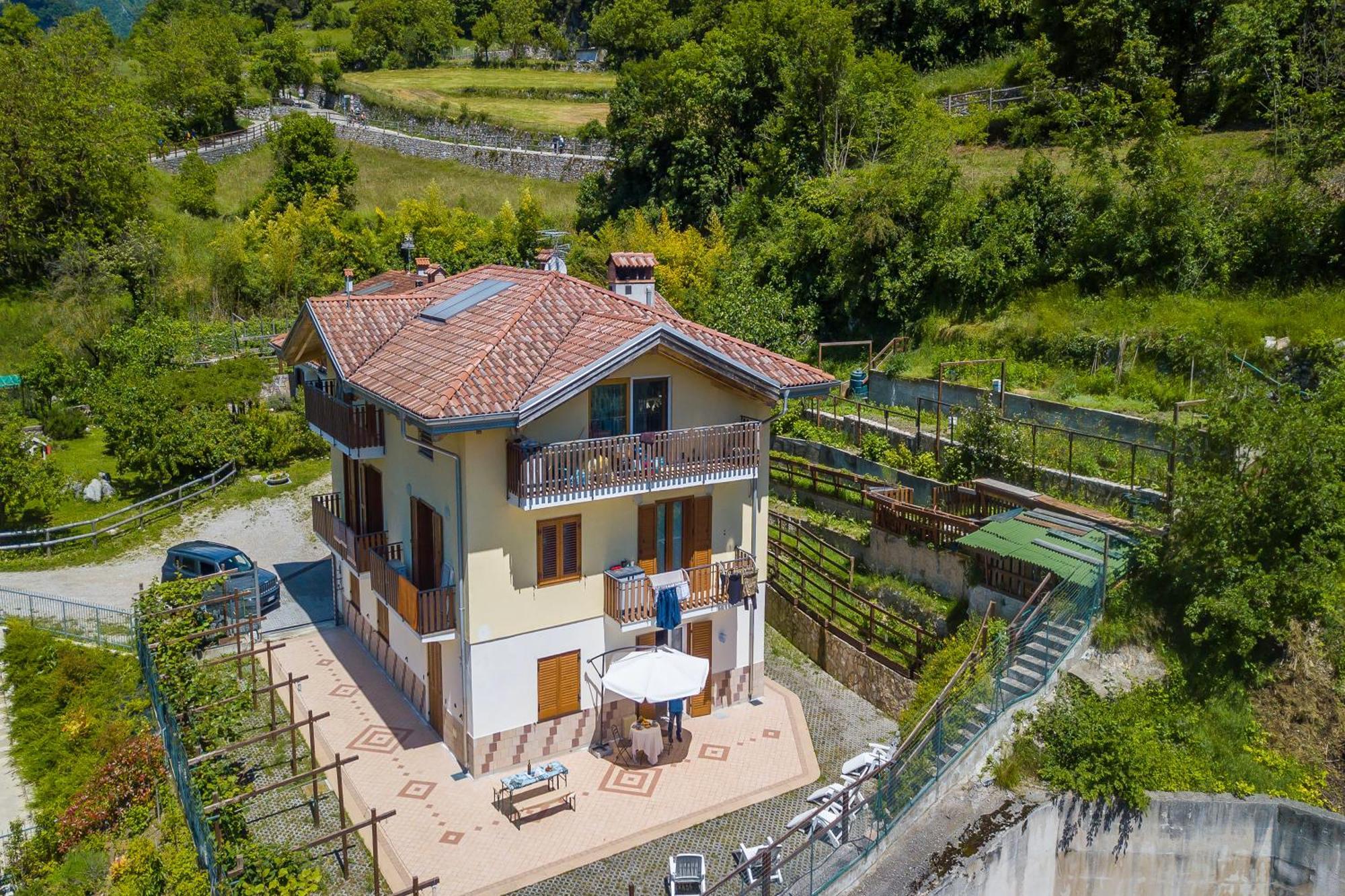 Il Giardino In Montagna Family Friendly- Happy Rentals Tenno Exterior photo